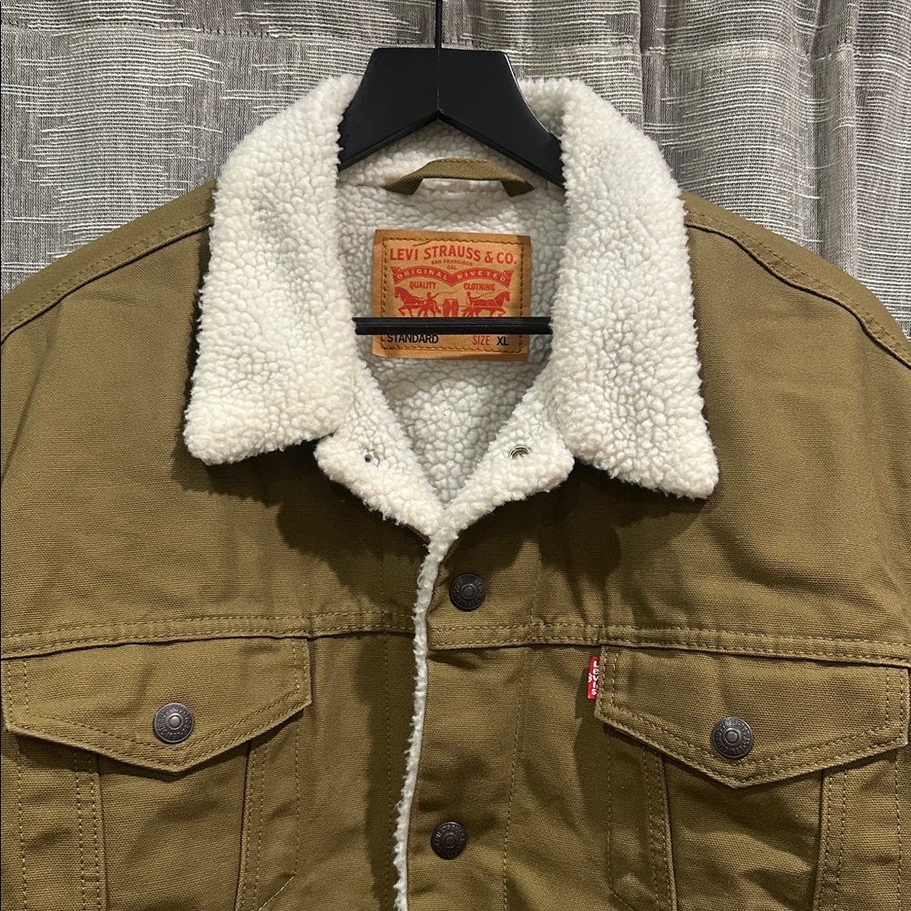 Levi's Men's Tan Sherpa Collar Jacket - Picture 2 of 3
